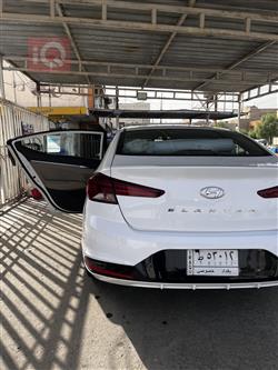 هیوندای ئەلەنترا